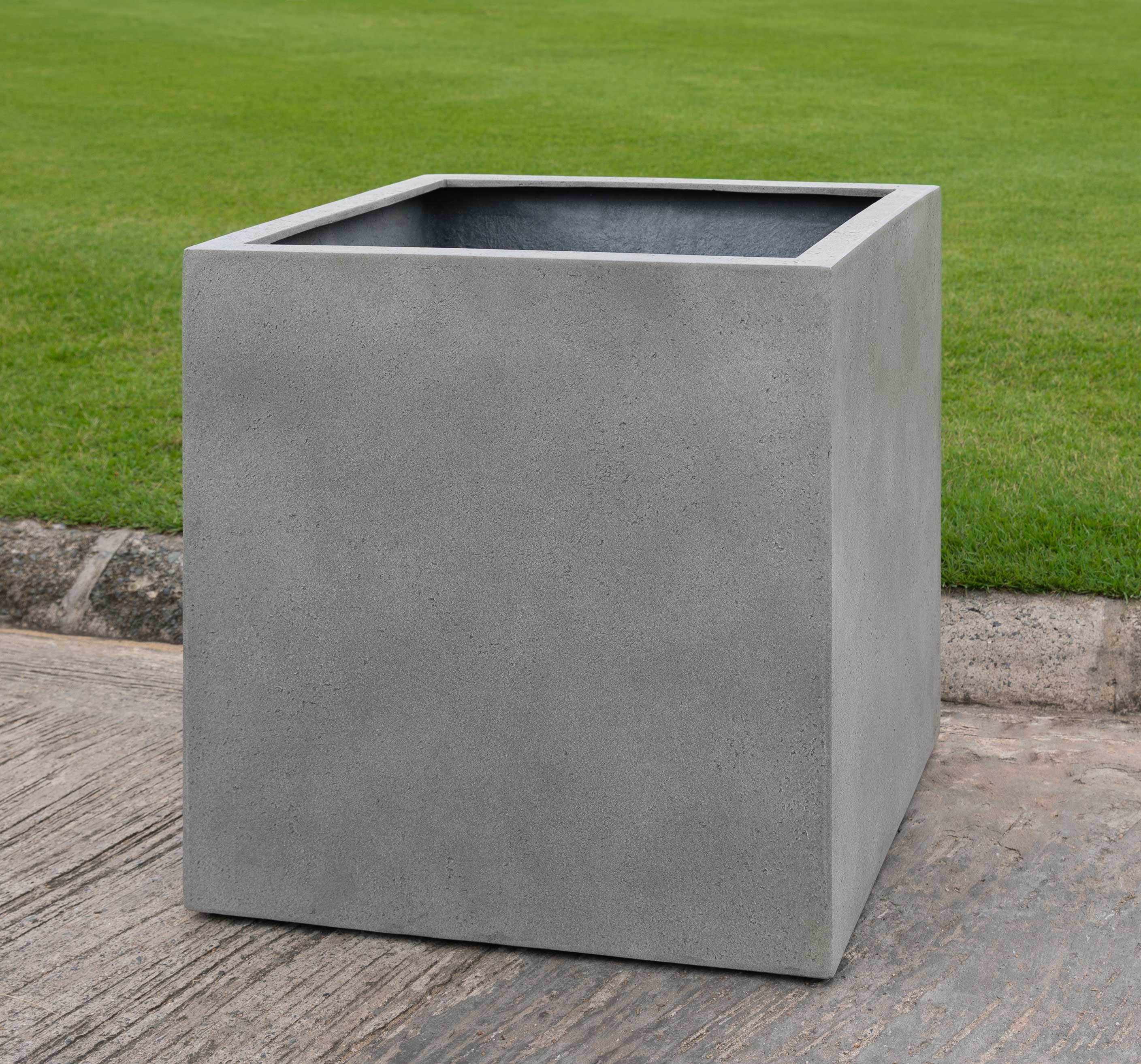 Photo of Campania Farnley Planter - Marquis Gardens