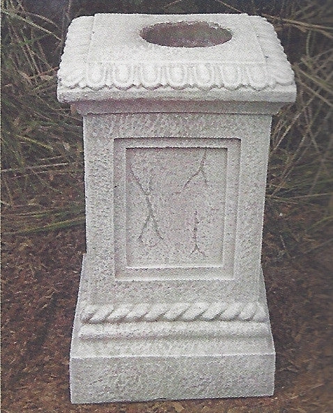 Photo of Pedestal - Rope - Marquis Gardens