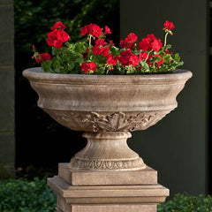 Campania Coachhouse Urn