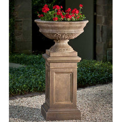 Campania Coachhouse Urn